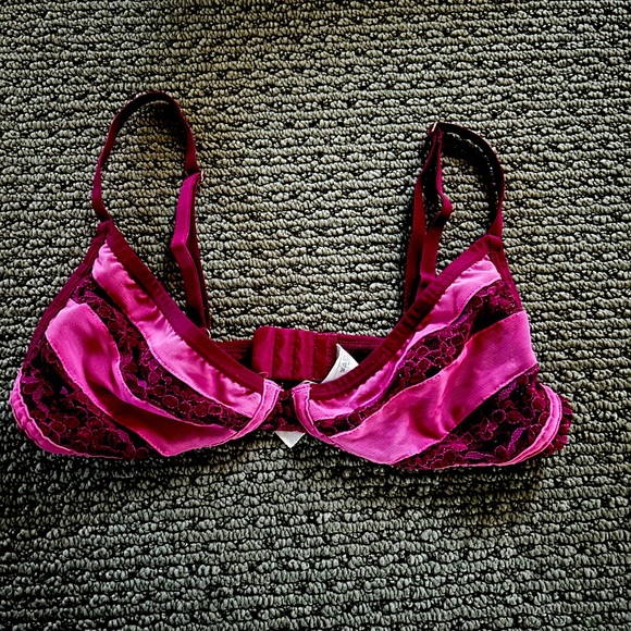 Out From Under Urban Outfitters Bralette - Picture 1 of 3